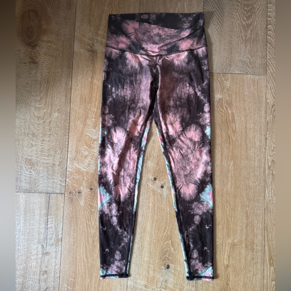 Teeki Leggings and Flares Bundle - all size medium (post 2/2) - Picture 5 of 16